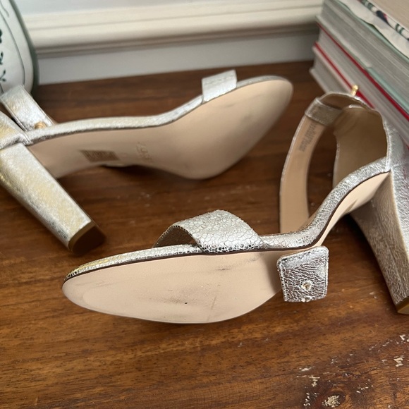 Never worn J.Crew Silver Heels size 9 - Picture 3 of 6
